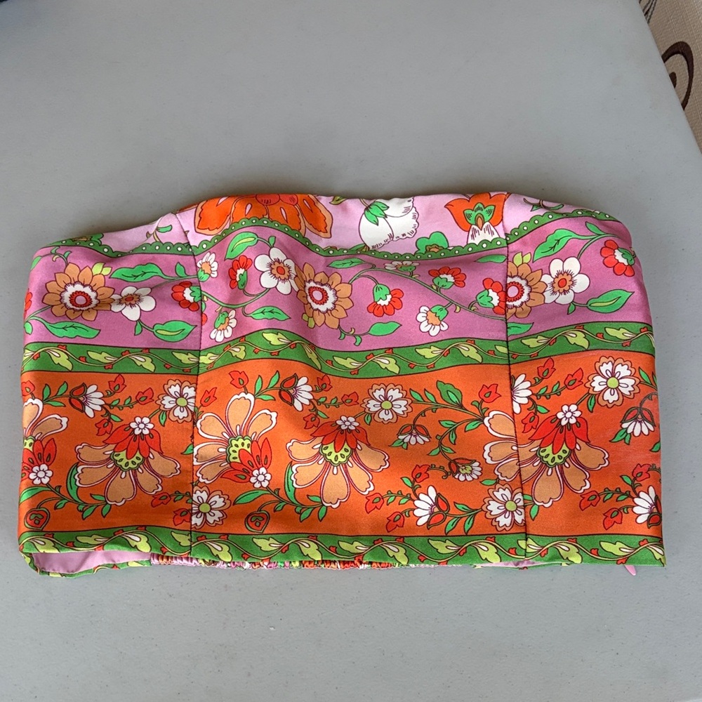 House of Harlow satin floral halter top. XS. EUC
